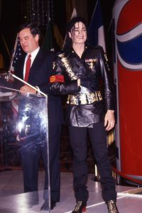 Michael Jackson, Peter Kendall 1992 NY.jpg